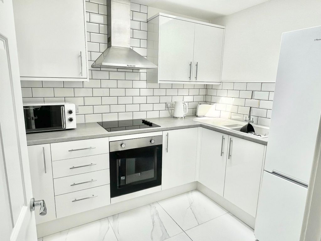 Property photo 1 of 8 Kitchen