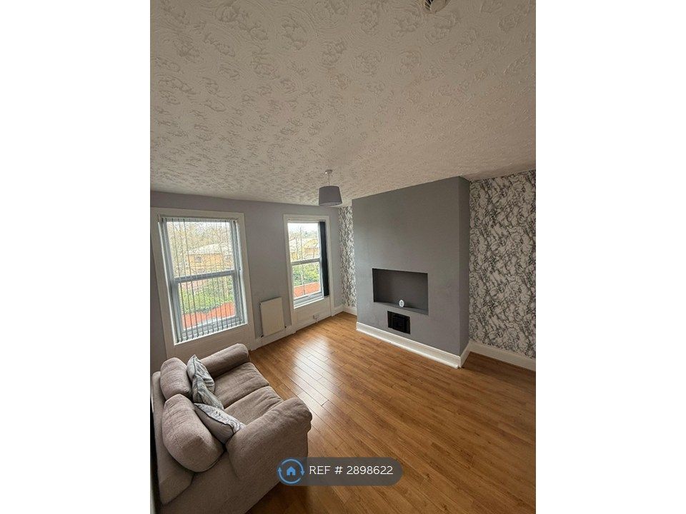 Property photo 3 of 6 Living Room