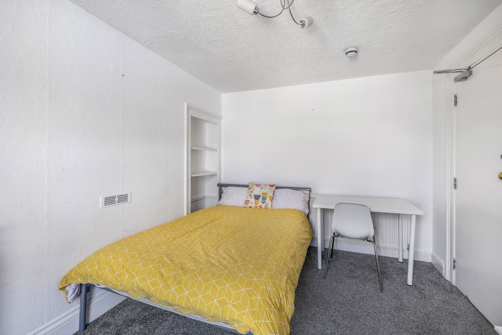 Property photo 1 of 10 0023