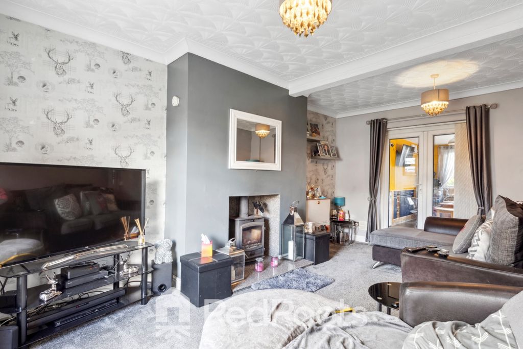Property photo 2 of 17 4045624