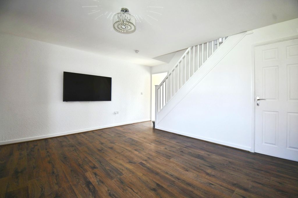Property photo 2 of 22 Lounge