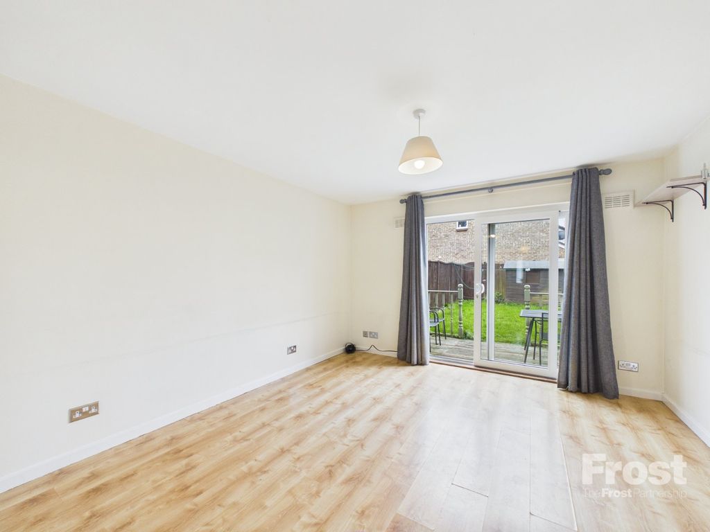 Property photo 2 of 9 Picture No. 15