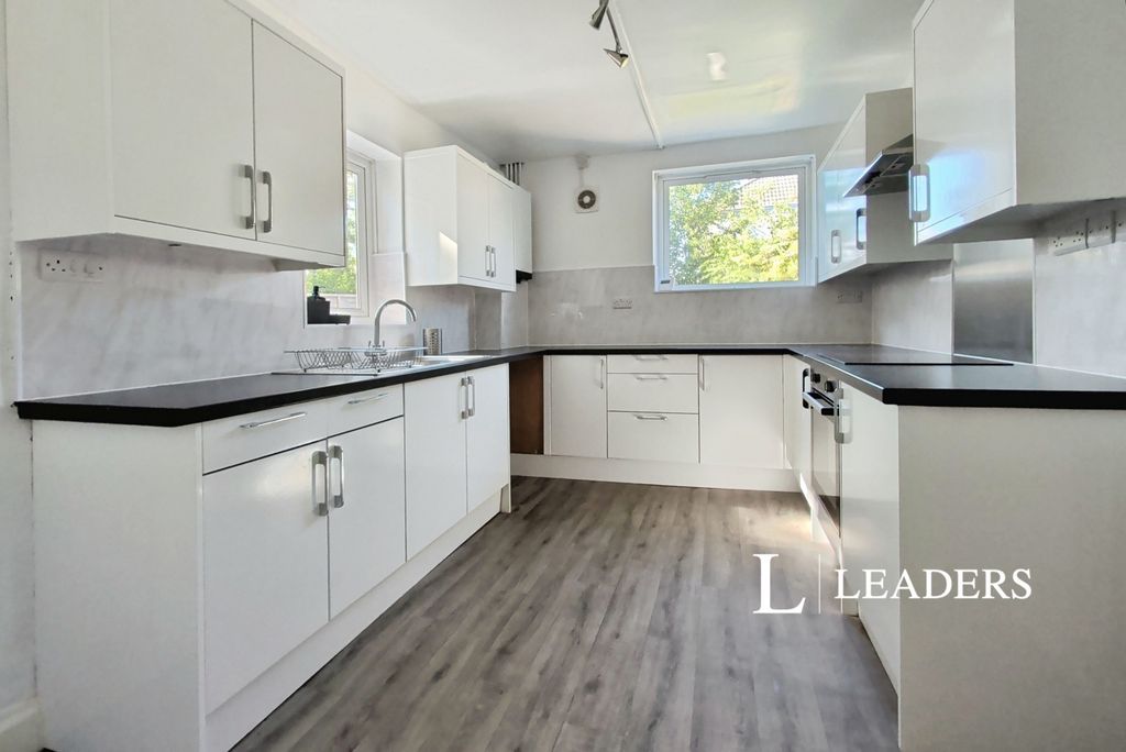 Property photo 1 of 17 Pbox-Img.Jpg