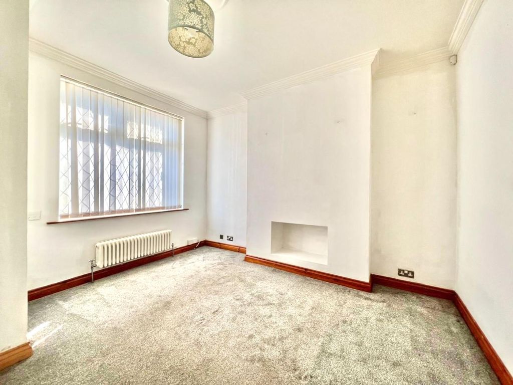 Property photo 2 of 10 8A74B1d9-A0ce-495A-B8B0-E31c5E632B3F.Jpg