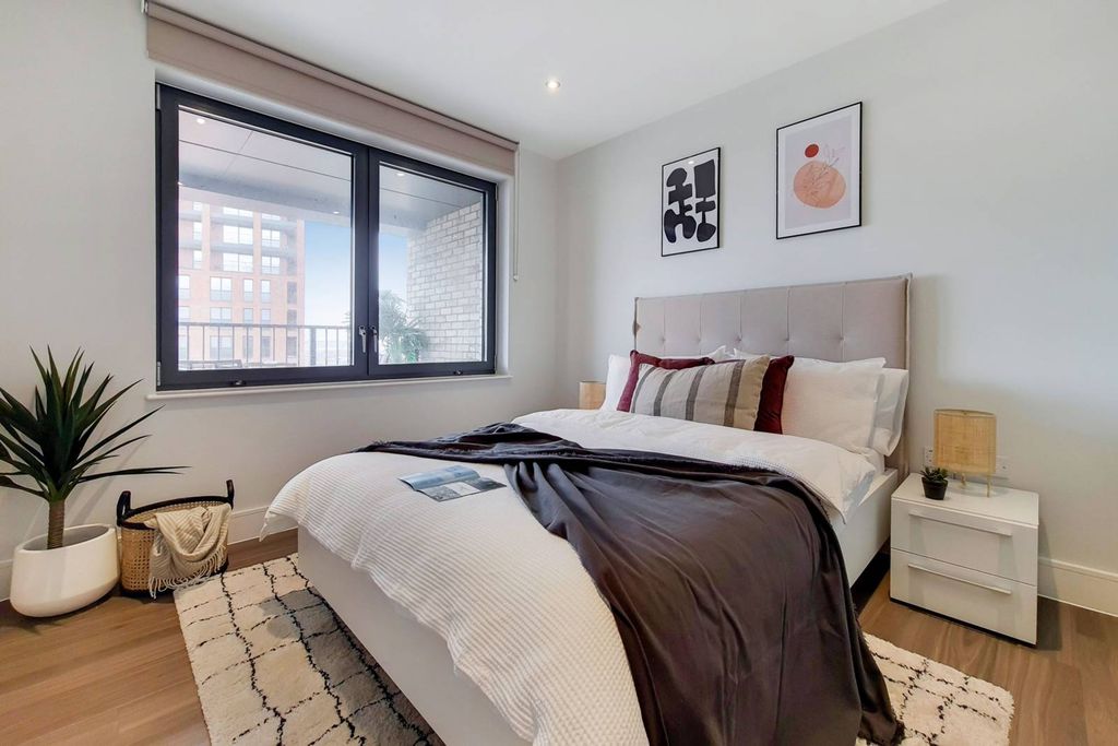 Property photo 1 of 27