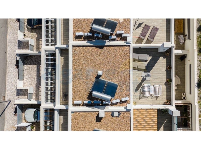 Property photo 2 of 64