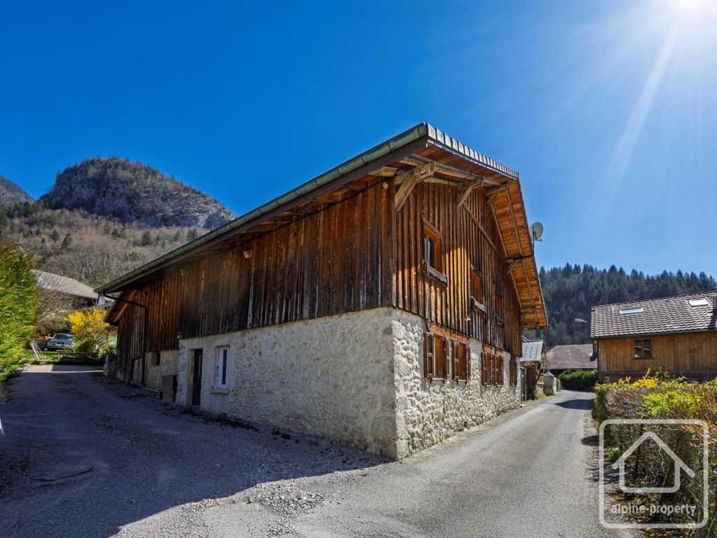 Property photo 2 of 40