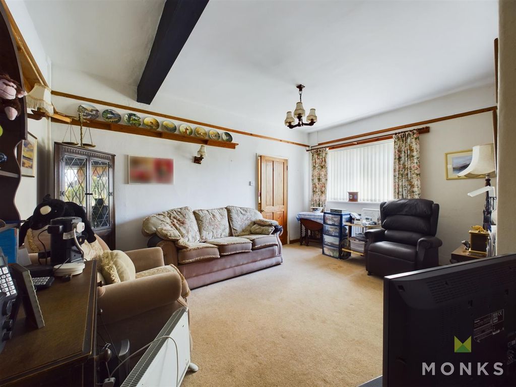 Property photo 3 of 19 Cam01420G0-Pr0413-Still007.Jpg
