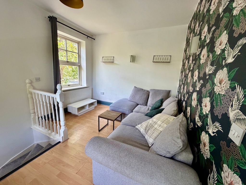 Property photo 1 of 4
