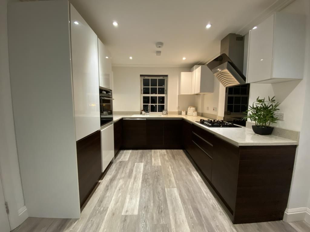 Property photo 1 of 7 Kitchen