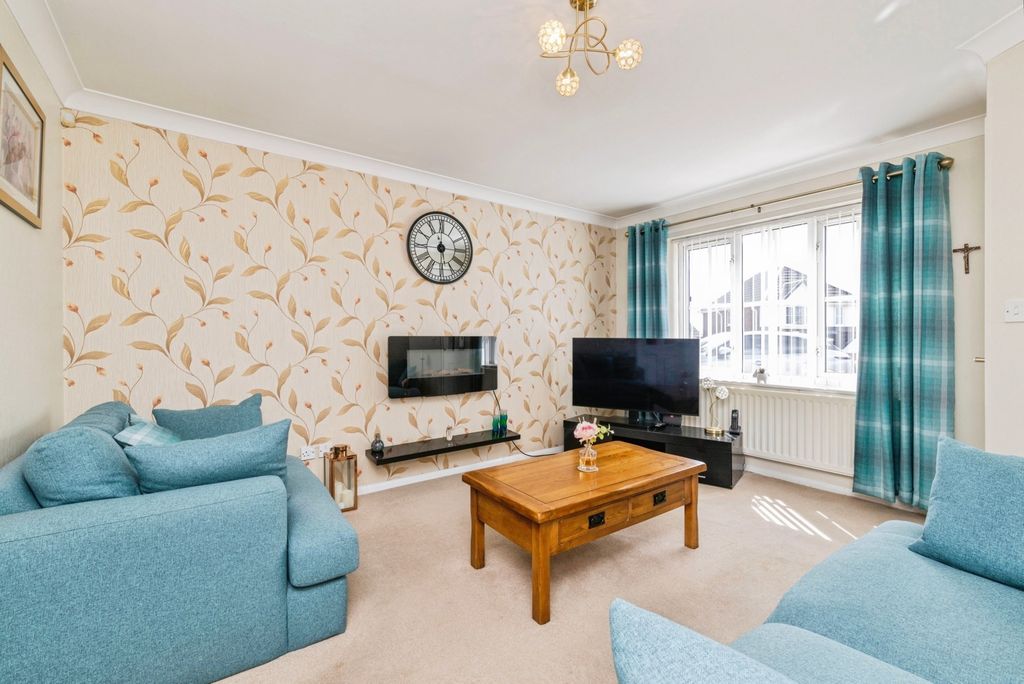 Property photo 3 of 18 Pbox-Img.Jpg