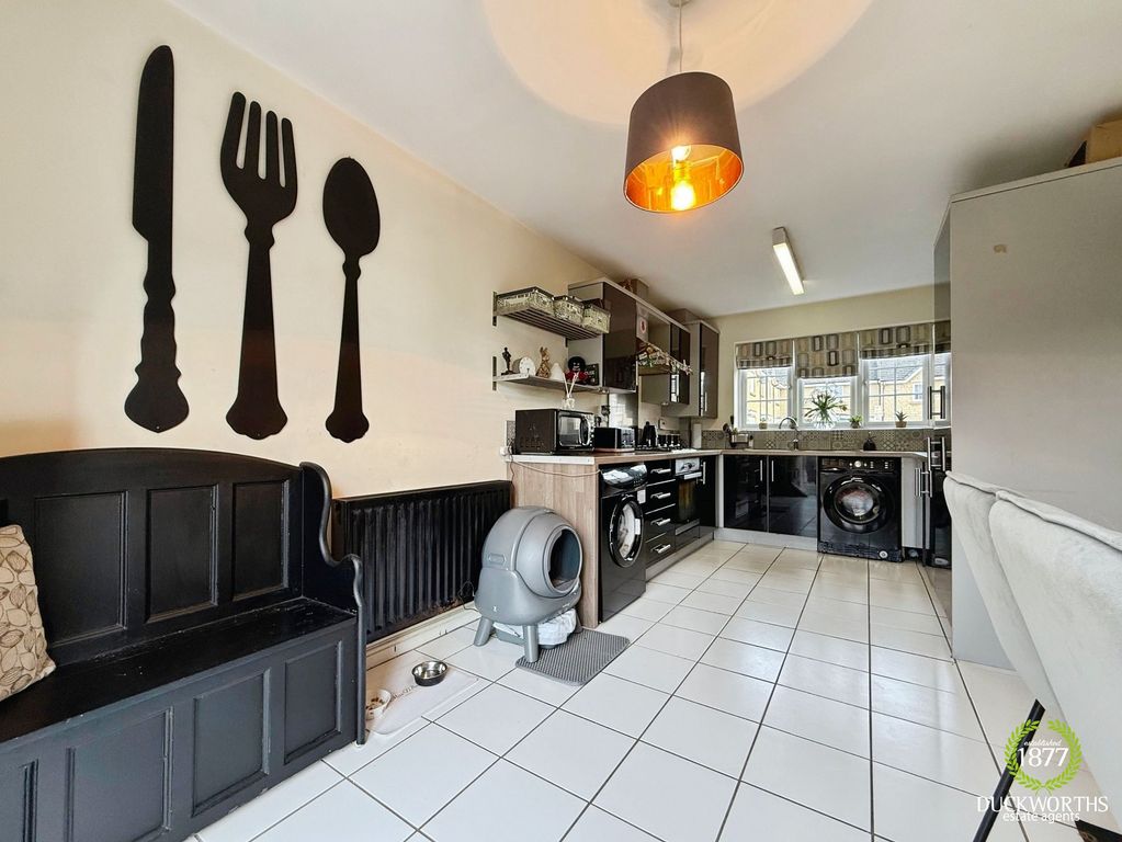 Property photo 3 of 18