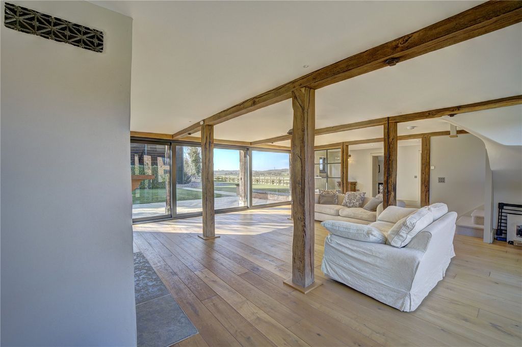 Property photo 3 of 16 Sitting Room