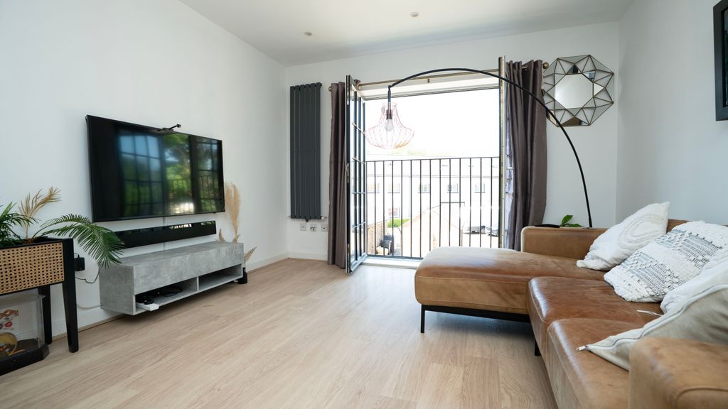 Property photo 3 of 11