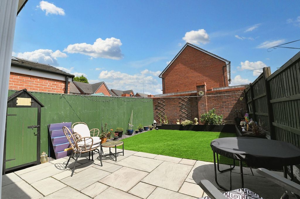 Property photo 2 of 28