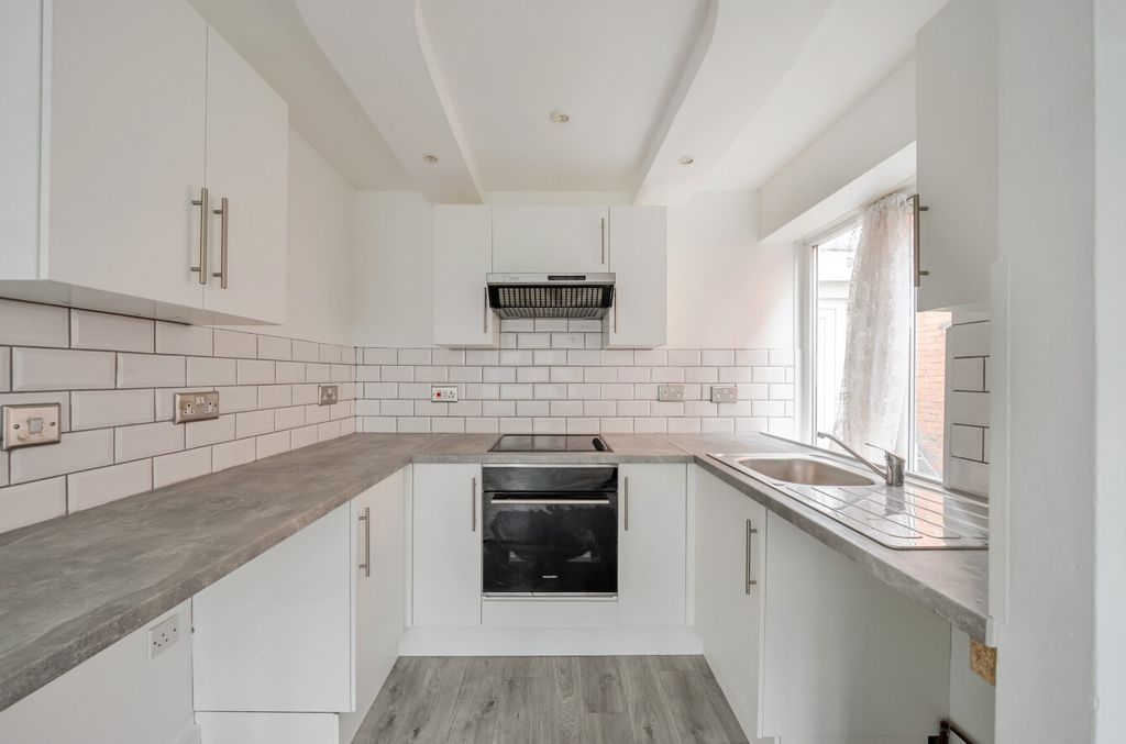 Property photo 3 of 12 1388247-24-6936d5...