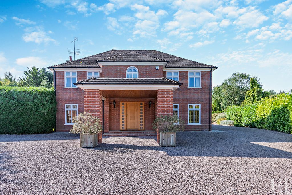 Property photo 3 of 53 8617805-Exteriorwm02-800