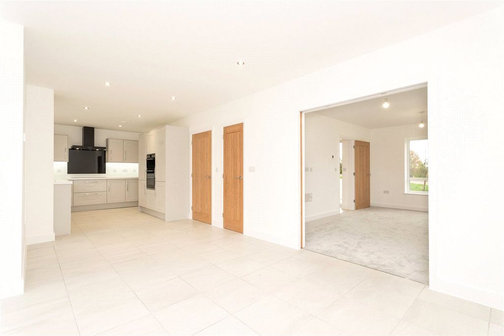 Property photo 1 of 11 Picture No. 05