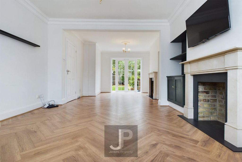 Property photo 1 of 25 Cam01632G0-Pr0136-Still016.Jpg