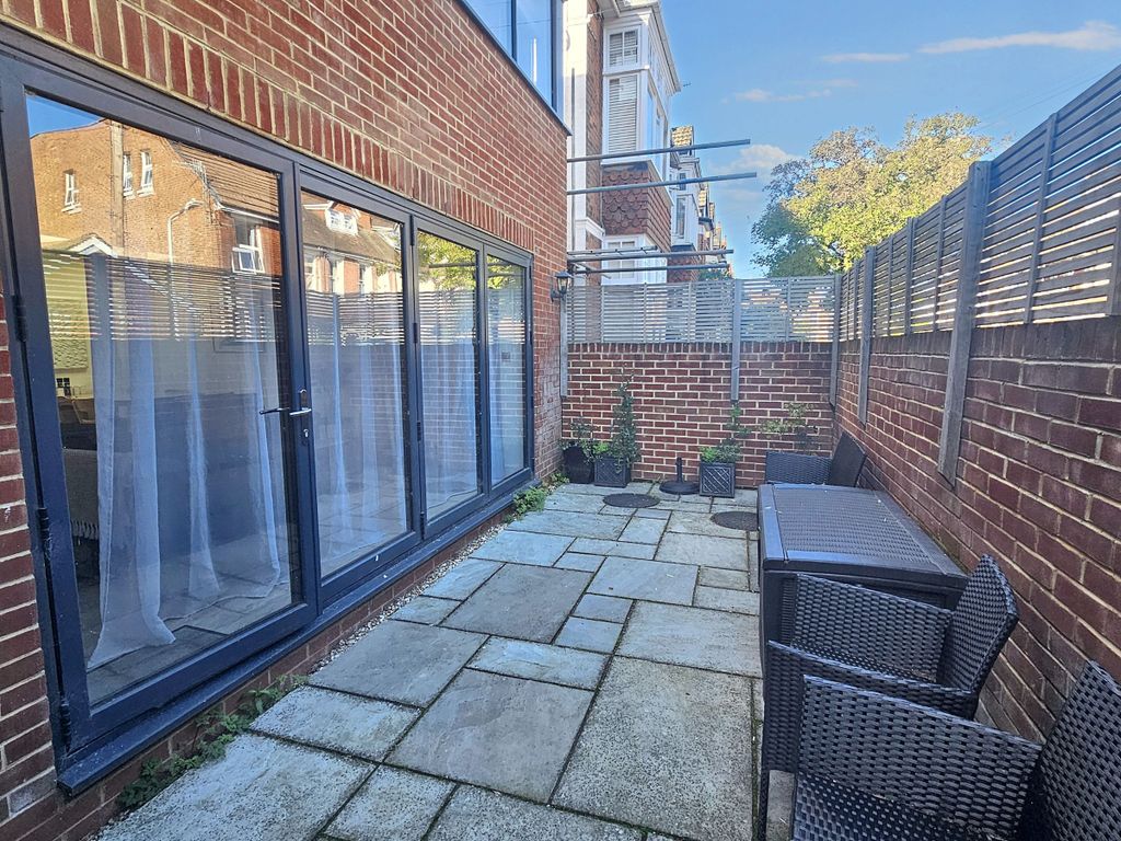 Property photo 2 of 20