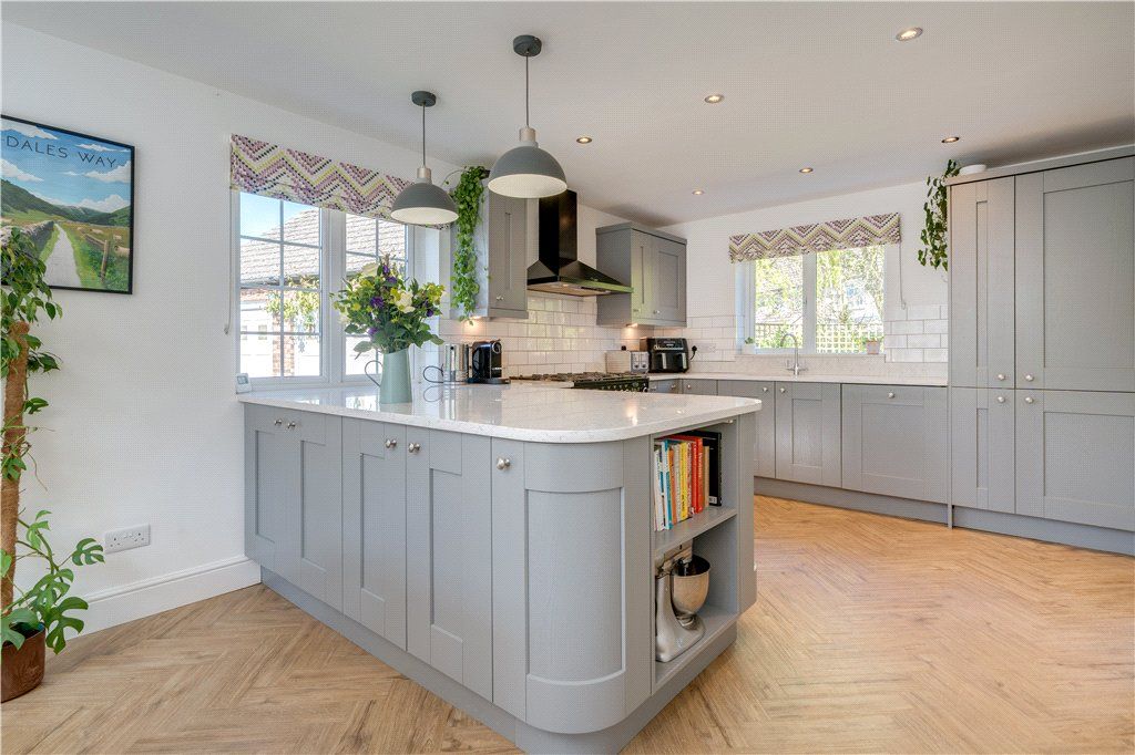 Property photo 3 of 20 Luxury Kitchen