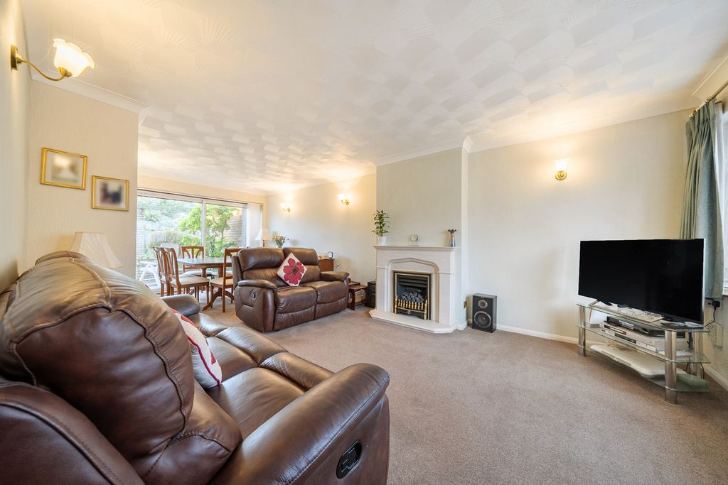Property photo 3 of 12