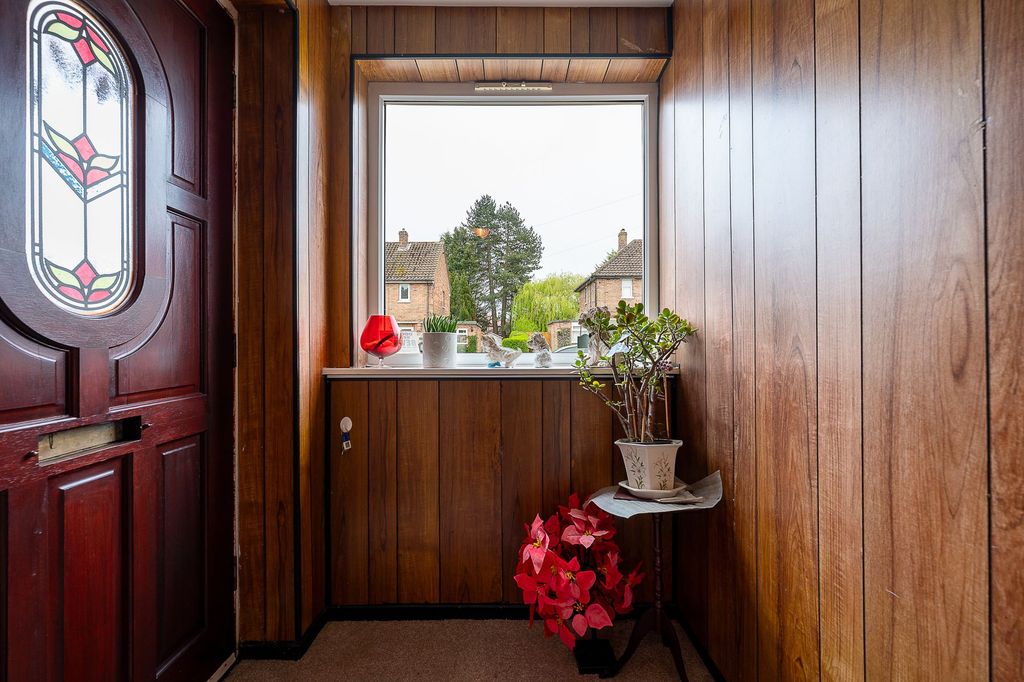 Property photo 3 of 17 Entrance