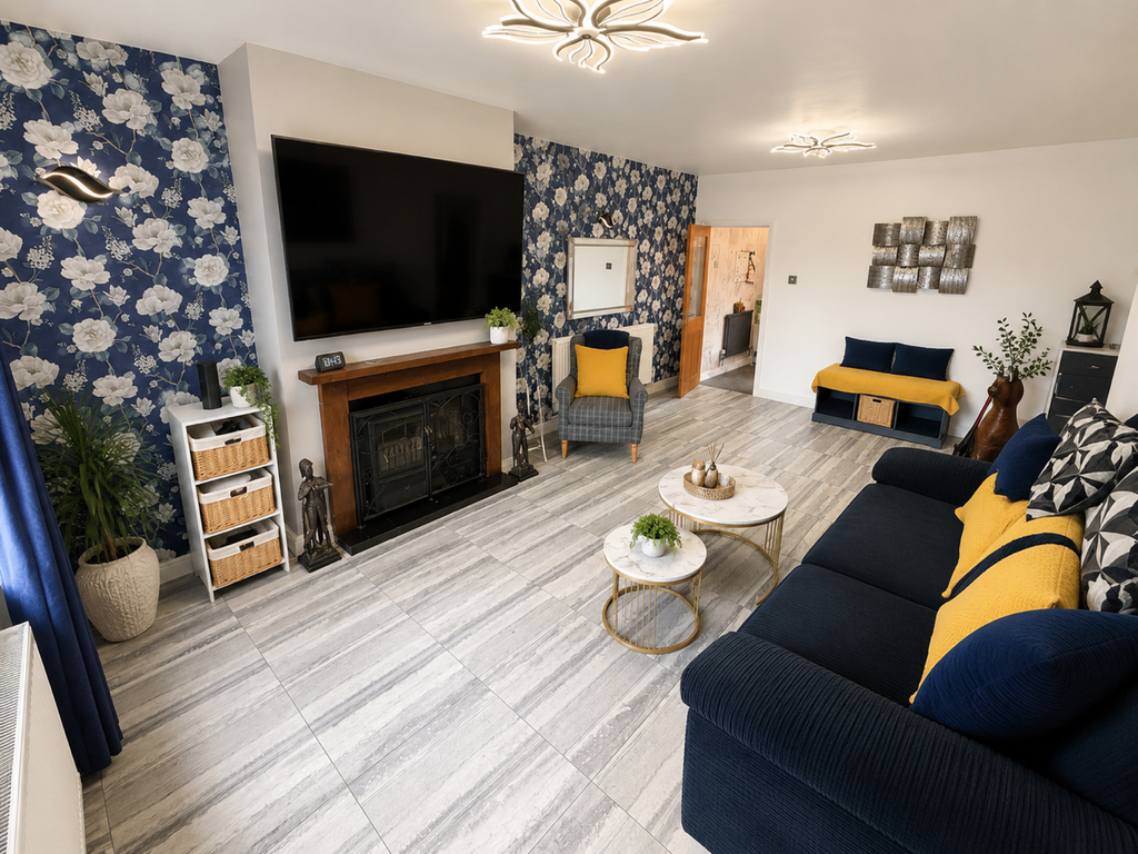 Property photo 2 of 13 D0260416-58A6-4Aa8-B6B8-0C3353E61F63