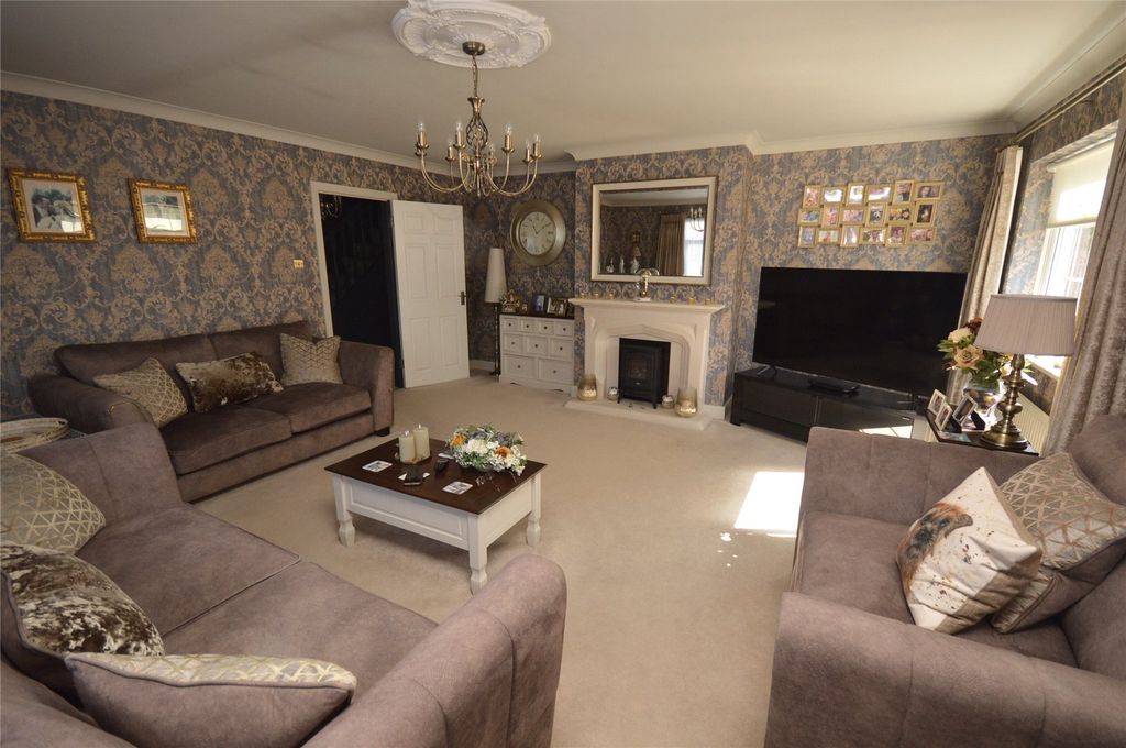 Property photo 3 of 22 Picture No. 39