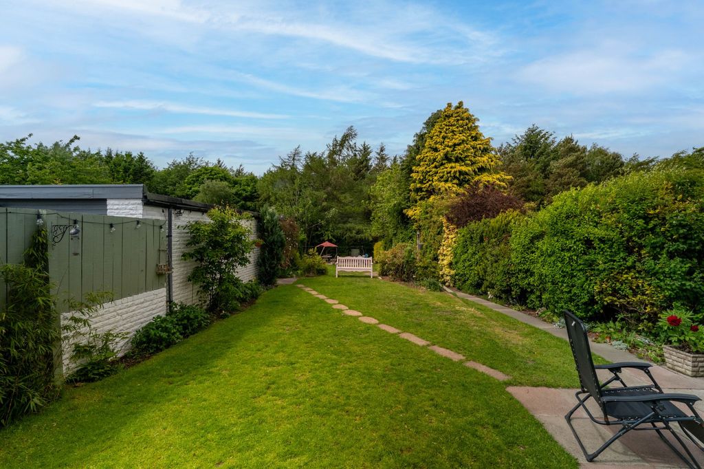 Property photo 2 of 37