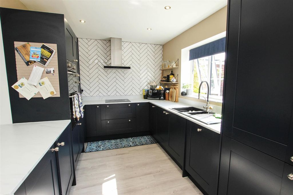 Property photo 2 of 17 Open Plan Dining Kitchen