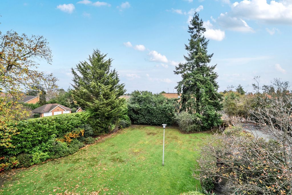 Property photo 2 of 14 1382695-8-691F347...