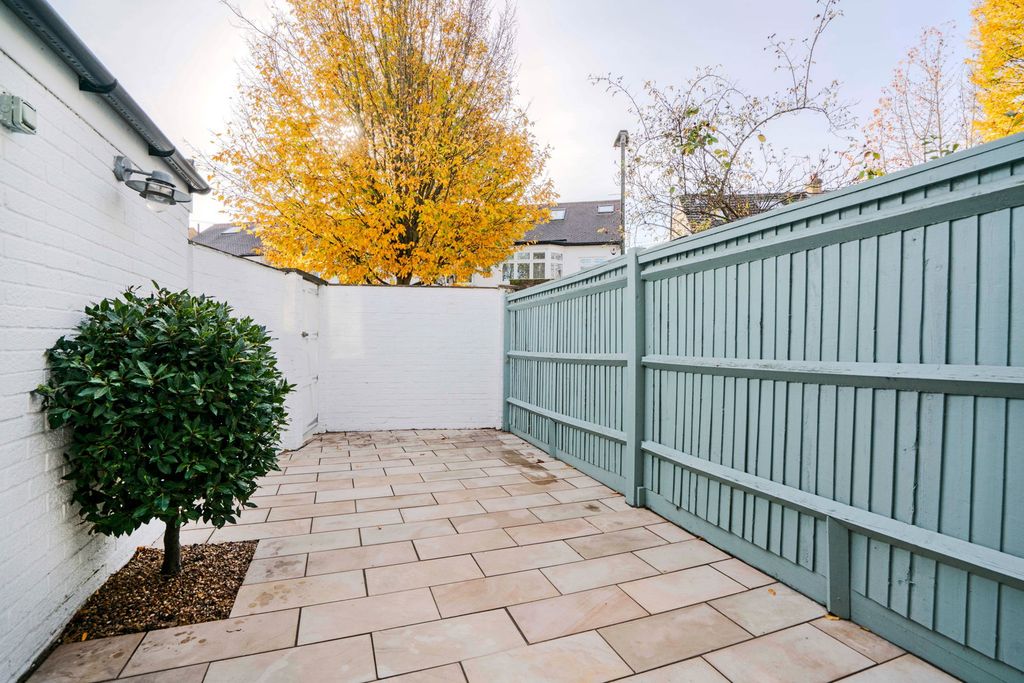 Property photo 3 of 16