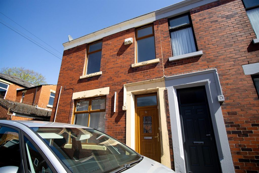 Property photo 1 of 7 Exterior