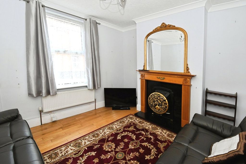 Property photo 2 of 17 Photo