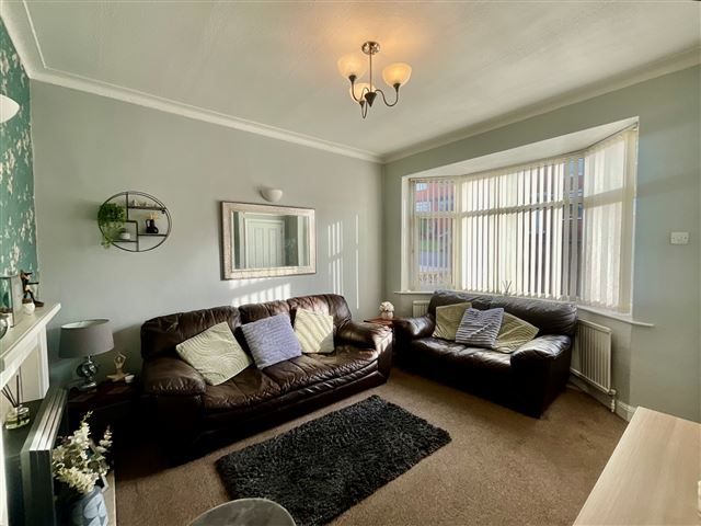 Property photo 3 of 18 Lounge