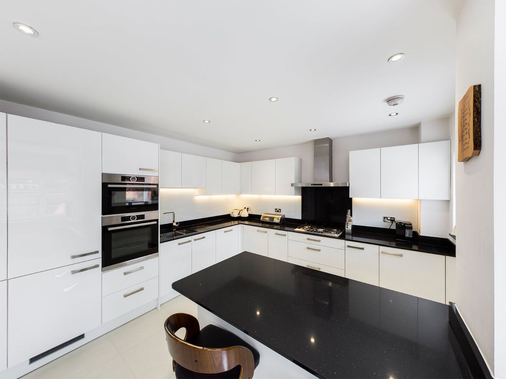 Property photo 3 of 19 Picture No. 06