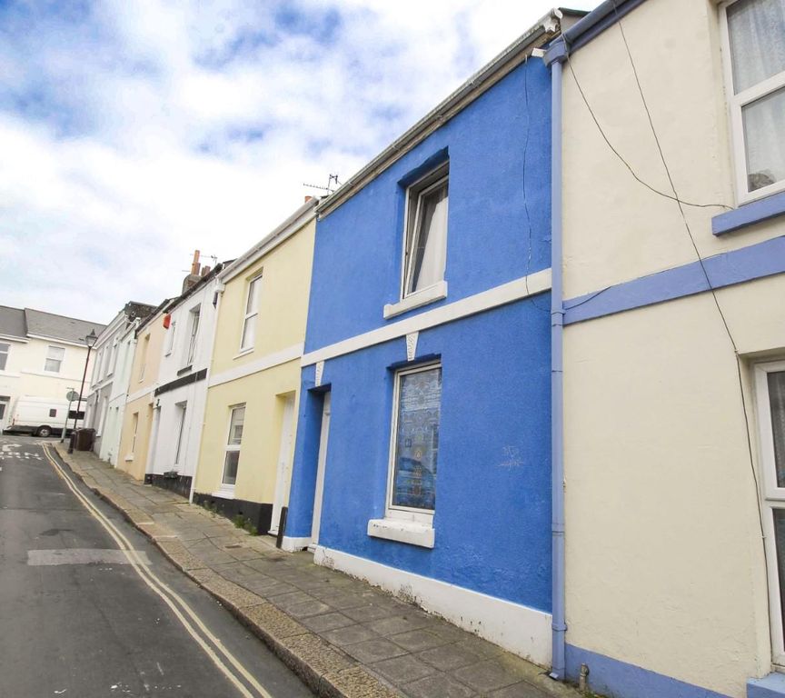 Property photo 3 of 16 32Providencest002.Jpg