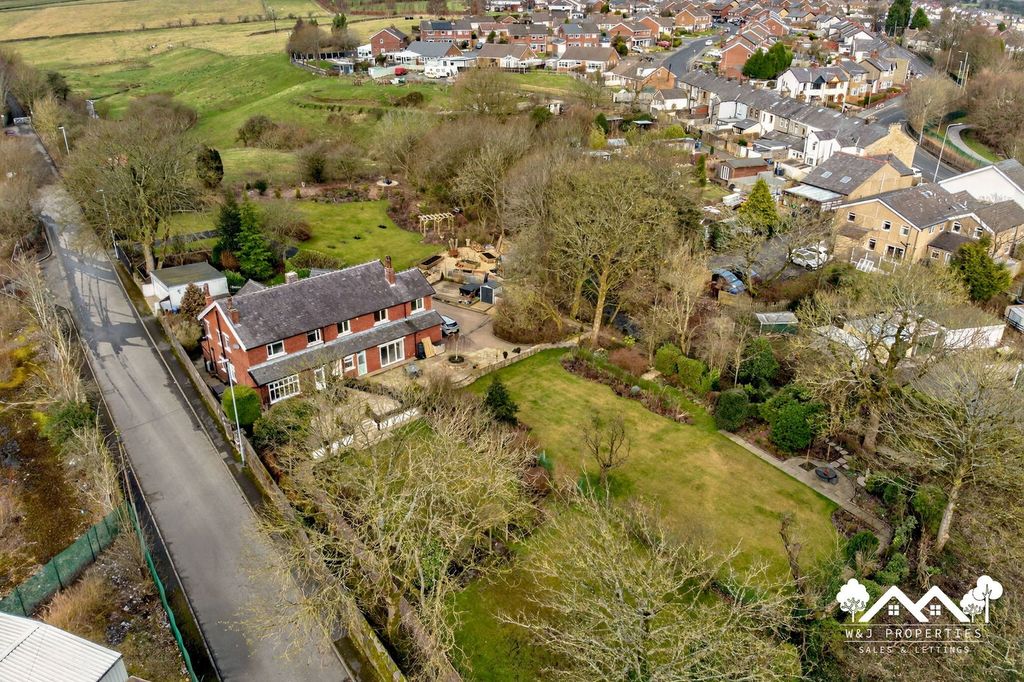 Property photo 2 of 58