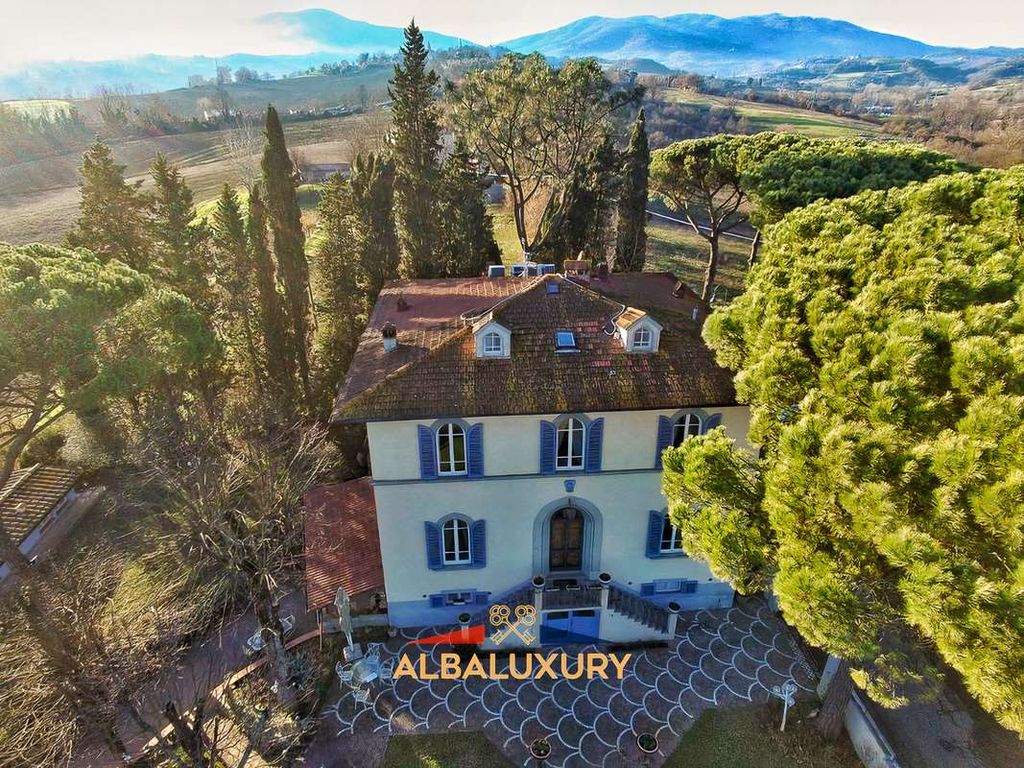 Property photo 2 of 36