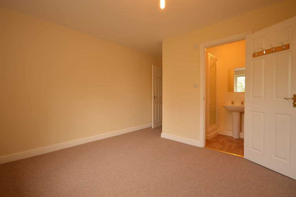 Property photo 3 of 6 Iris Court - Bedroom With Ensuite