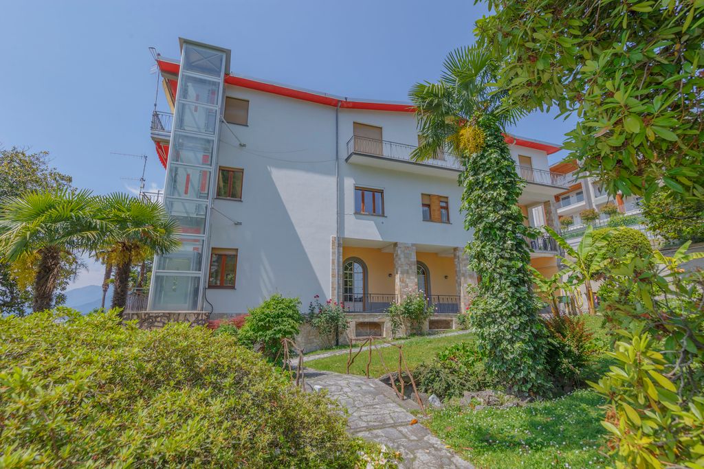 Property photo 3 of 12