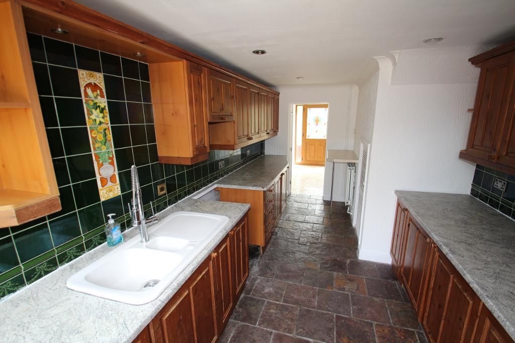 Property photo 3 of 15 Kitchen