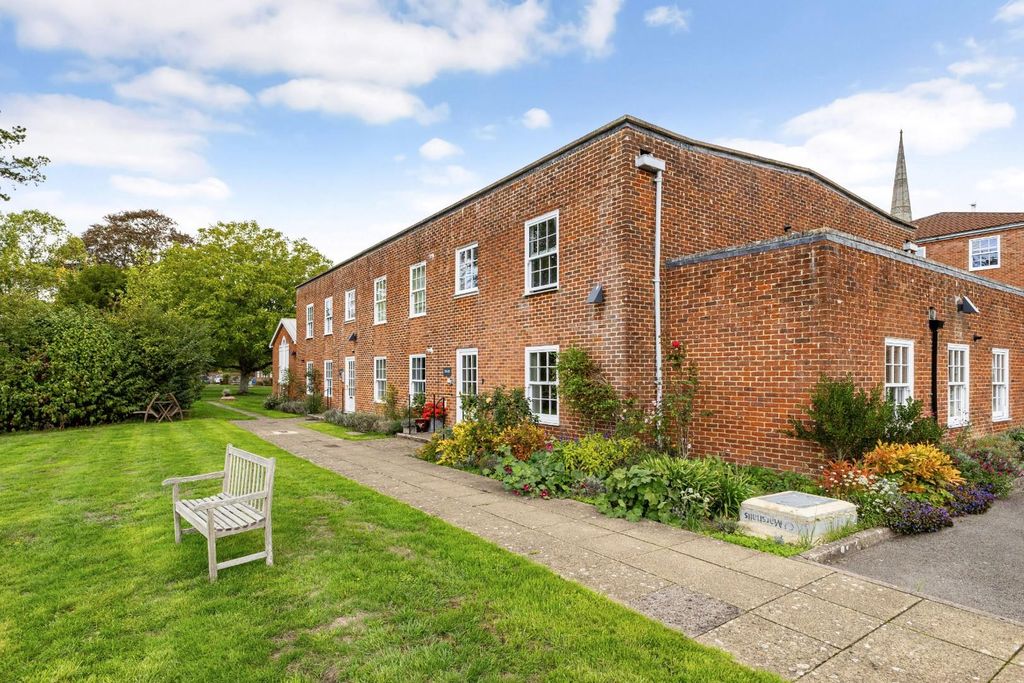 Property photo 1 of 14 External
