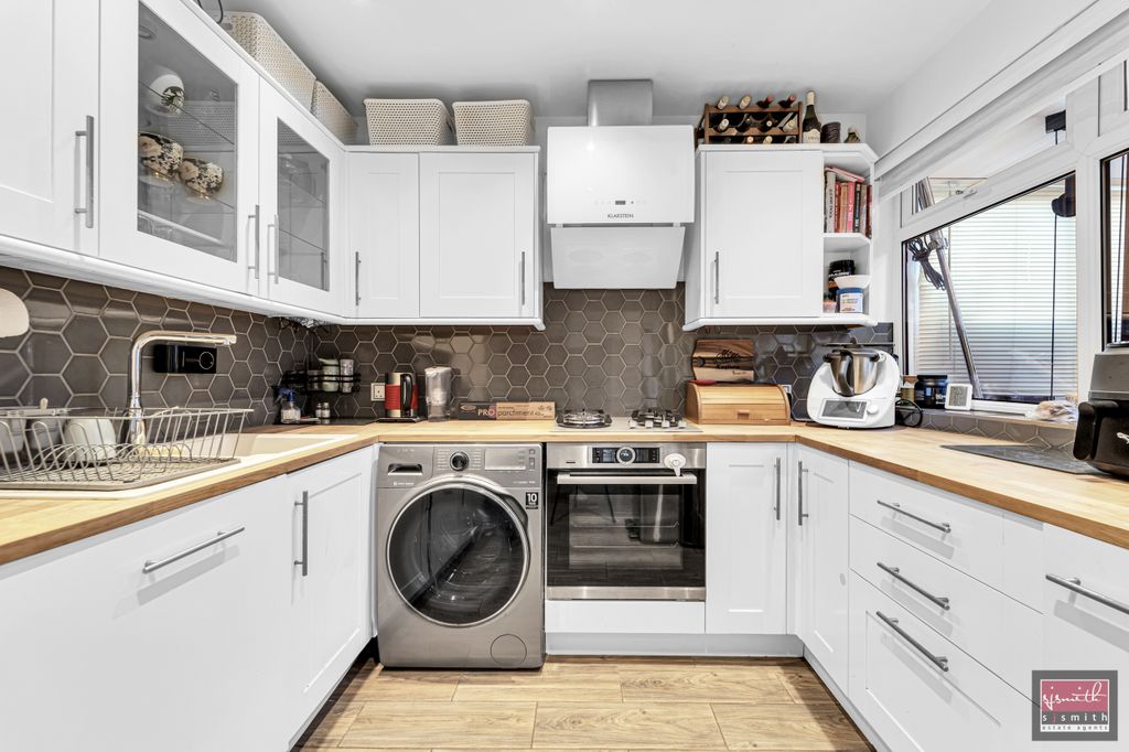 Property photo 3 of 11 Dsc09133