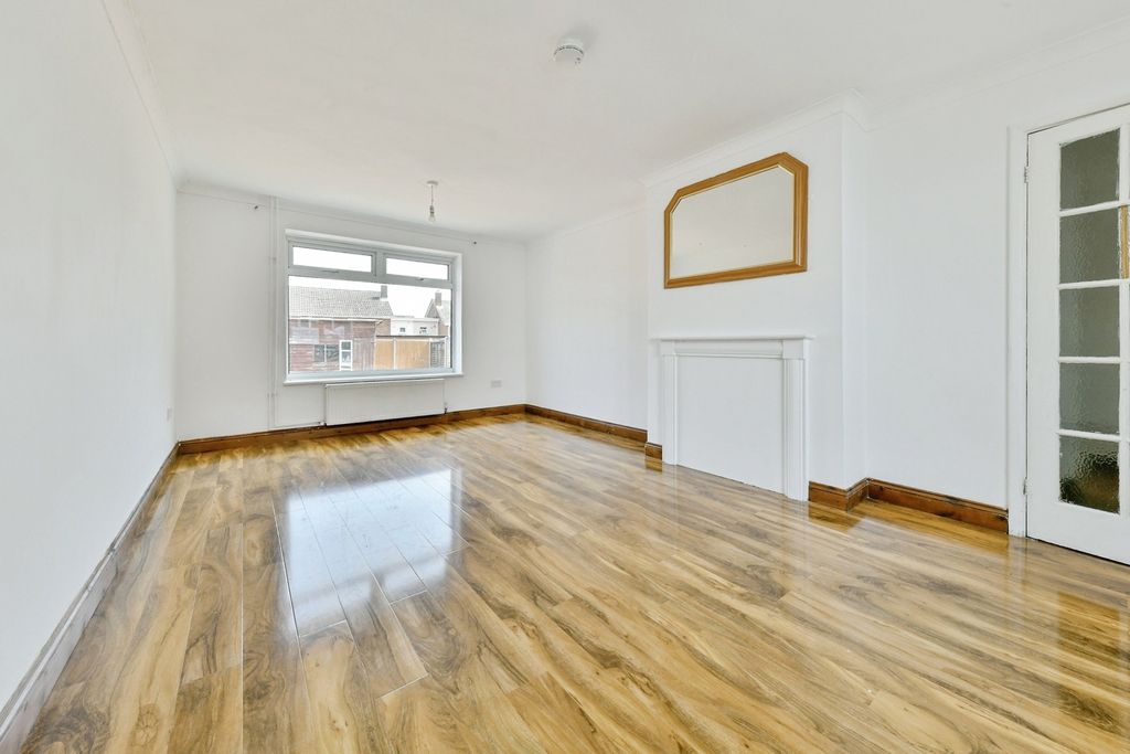 Property photo 3 of 20 Pbox-Img.Jpg