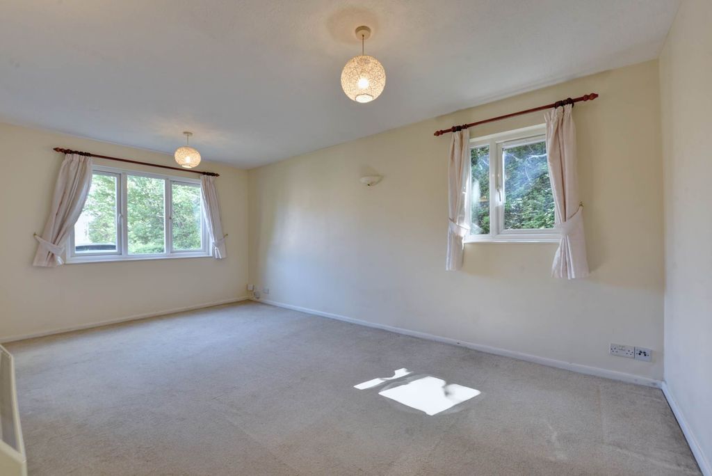 Property photo 3 of 6