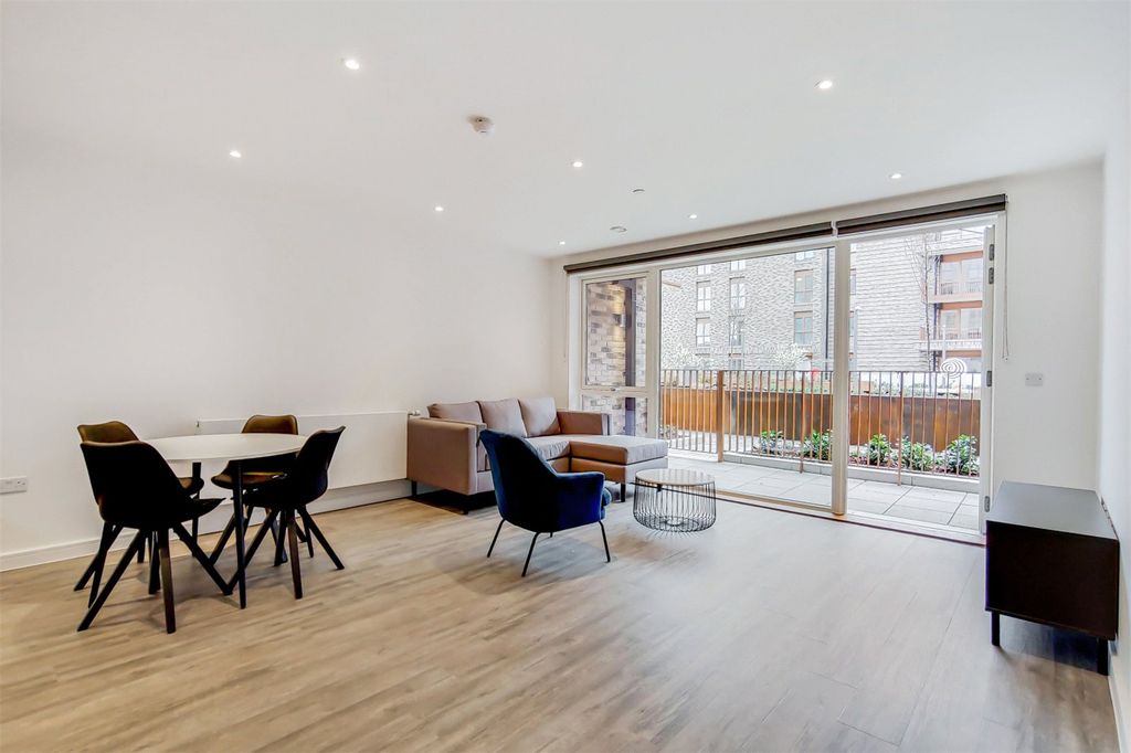 Property photo 2 of 22 Picture No. 06