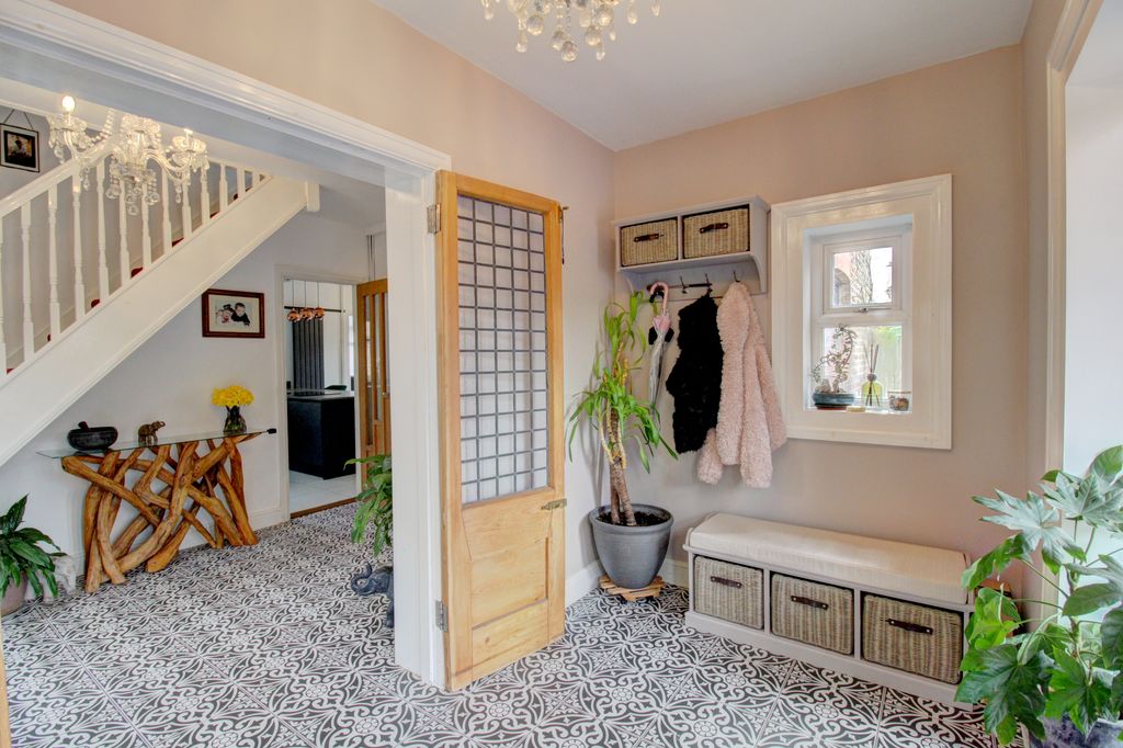 Property photo 3 of 16 Entrance Porch