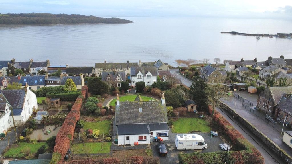 Property photo 3 of 13